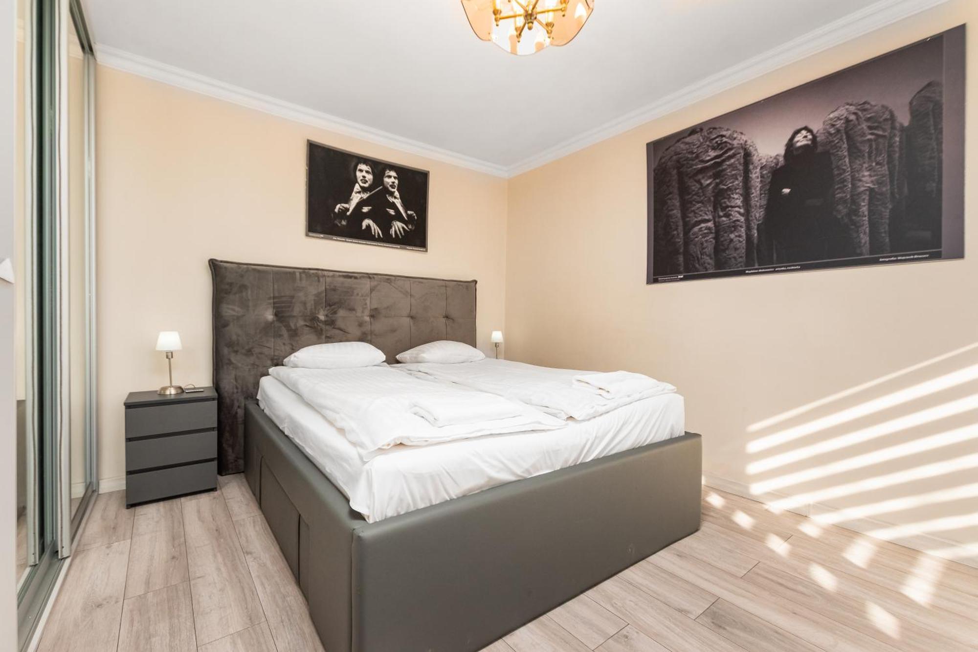 Ludna 12 By Homeprime *